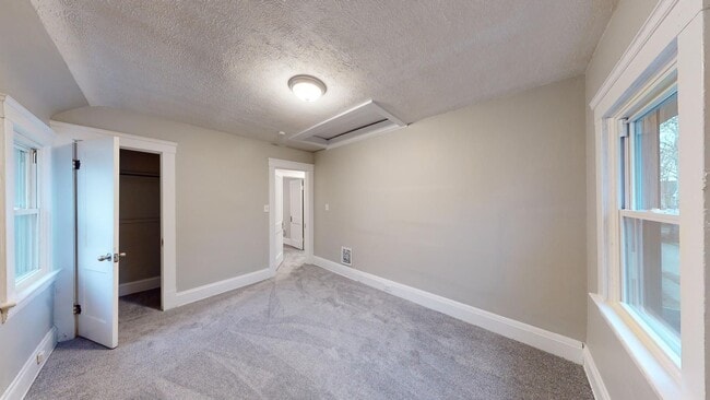 Building Photo - Brooklyn Centre neighborhood - 3  bedroom/...