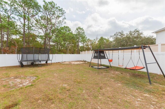 Building Photo - 5358 Woodridge Ln