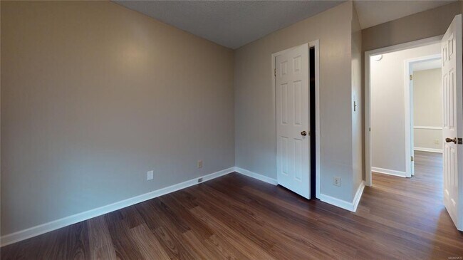 Building Photo - 1806 Heatherton Dr
