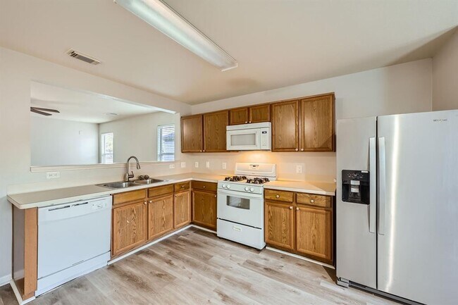 Building Photo - 6602 Fairbrook Park Ln