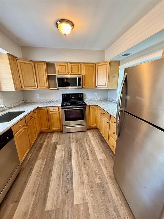 Building Photo - 2403 Aspinwall St