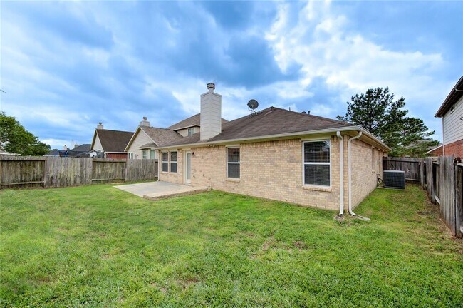 Building Photo - 5806 Cedar Field Way