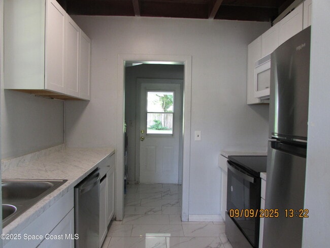 Building Photo - 1647 Dixie Way