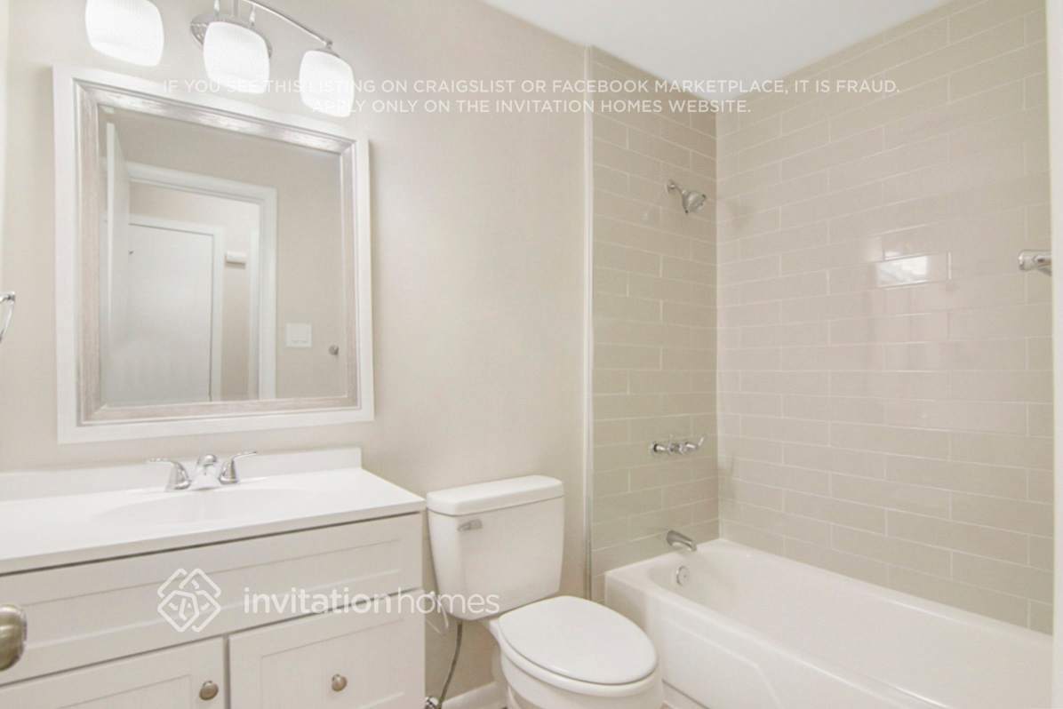 Building Photo - 1700 Woodland Rd