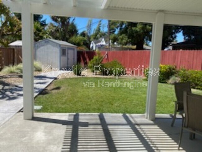Building Photo - 1411 Mariposa St