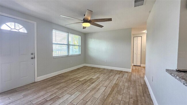 Building Photo - 6412 Pawling Ave