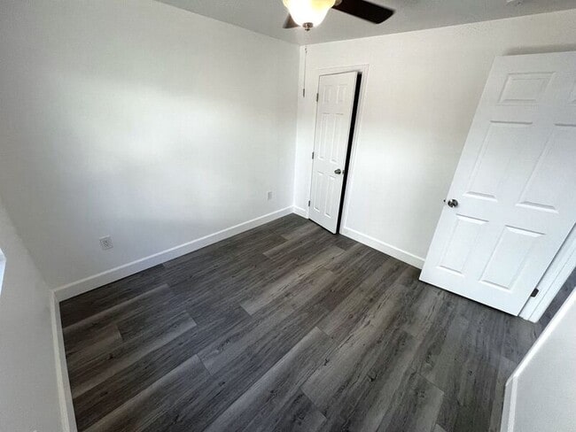 Building Photo - 2332 Cedar Ave