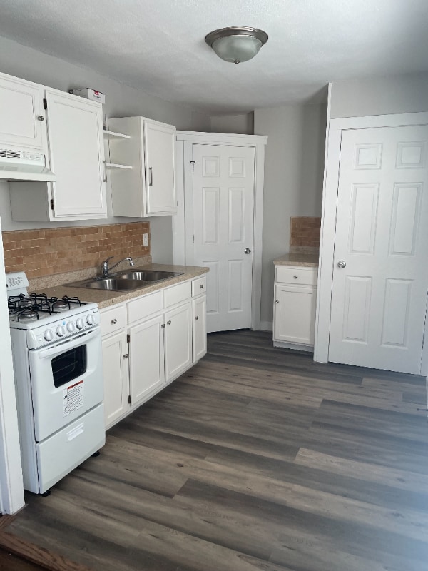 Building Photo - 744 E Main St