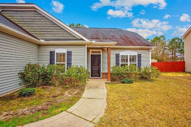 Building Photo - 3 Bedroom 2 Bathroom Nest in Raeford
