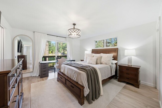 Building Photo - Gig Harbor farm home with great amenities - 5 bedroom 2 bath with garage and more - Available May...