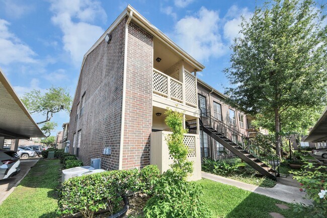 Building Photo - 8055 Cambridge St