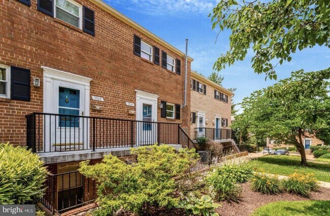 Building Photo - 5934 Mayflower Ct