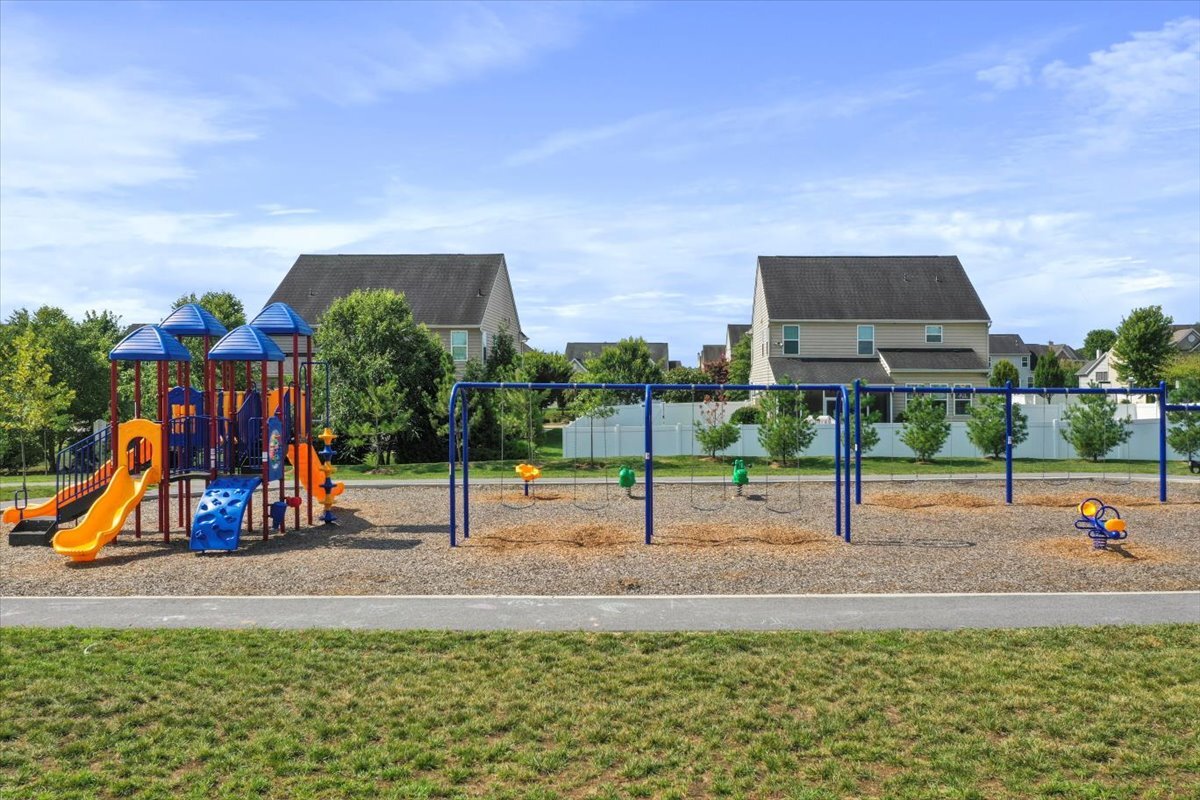 Building Photo - 331 Sandy Bottom Cir