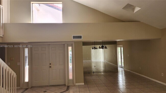 Building Photo - 10628 SW 118th Pl