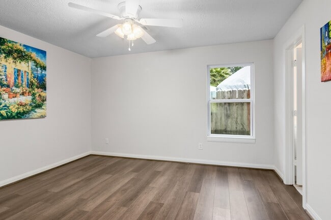 Building Photo - 6115 Lymbar Dr