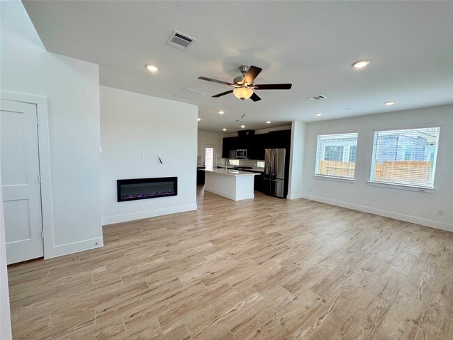 Building Photo - 1210 Shaded Rock Dr