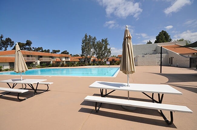 Building Photo - Bright Two-Story 3BR Condo with Spacious F...