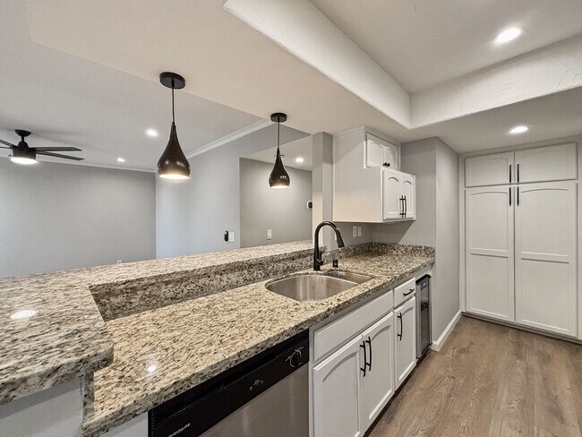 Building Photo - Modern 2BD/2BA Condo in El Cerrito W/ A/C,...