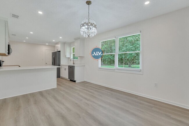 Building Photo - Rare opportunity minutes away from Savannah - Move In Today!