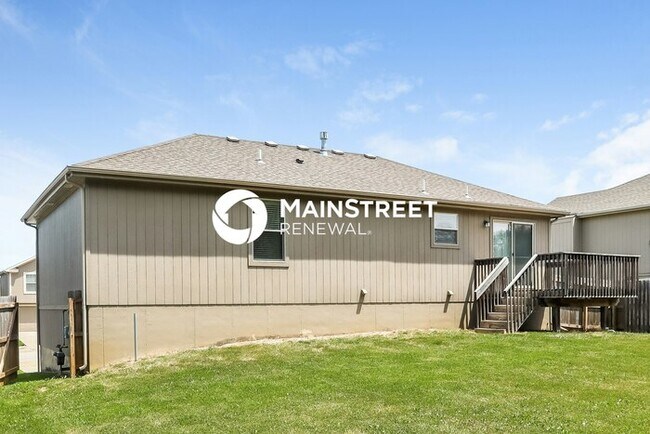 Building Photo - 5 Bedroom Pet-Friendly Home in Belton, MO with Main Street Renewal