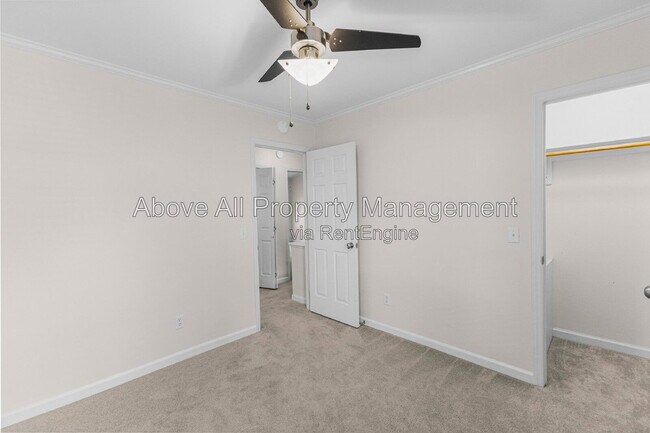 Building Photo - 1202 Belhaven Rd