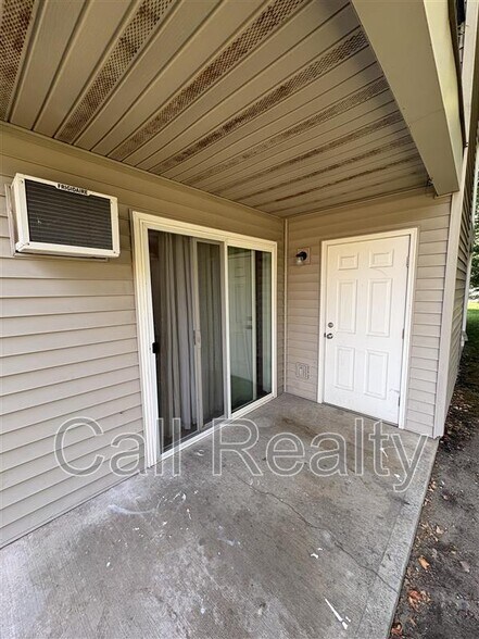 Building Photo - 13424 E Skyview Ave