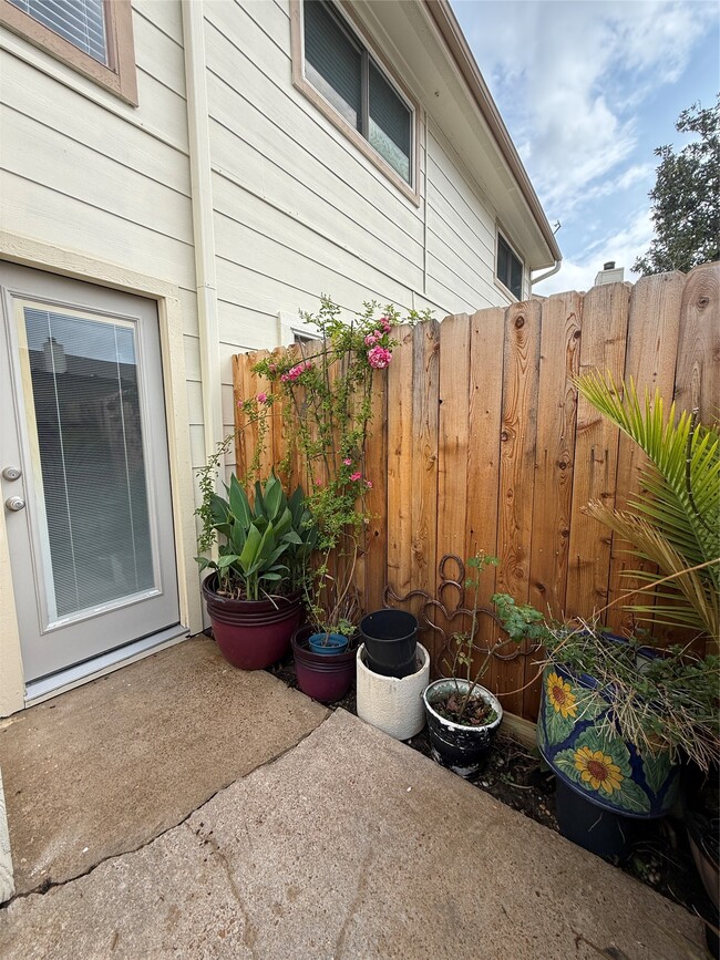 Building Photo - 14331 Still Meadow Dr