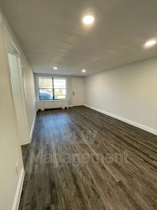 Building Photo - 611 Mt Homer Rd