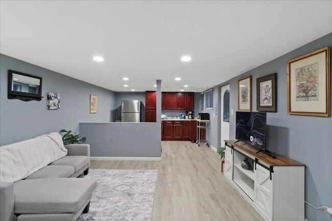 Building Photo - 13715 Dixie Dr