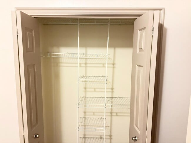 Building Photo - 1255 Wolf Hollow Ln