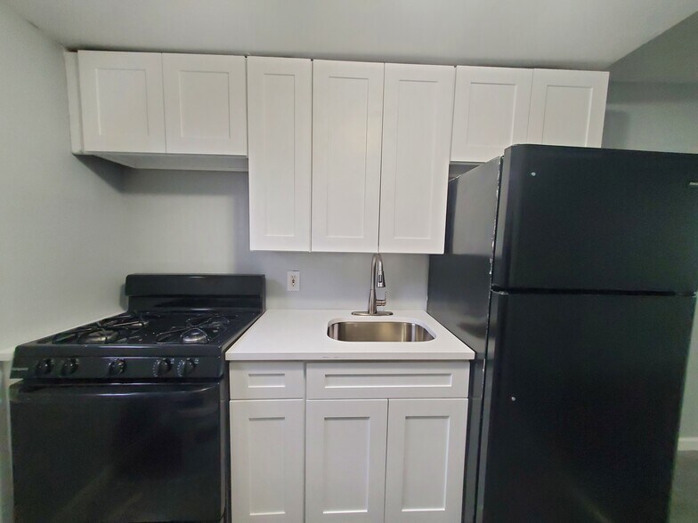 Building Photo - 268 Dwight St