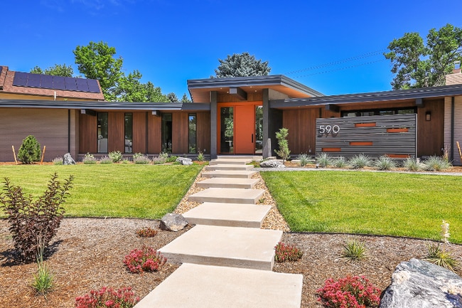 Building Photo - 590 S Harrison Ln