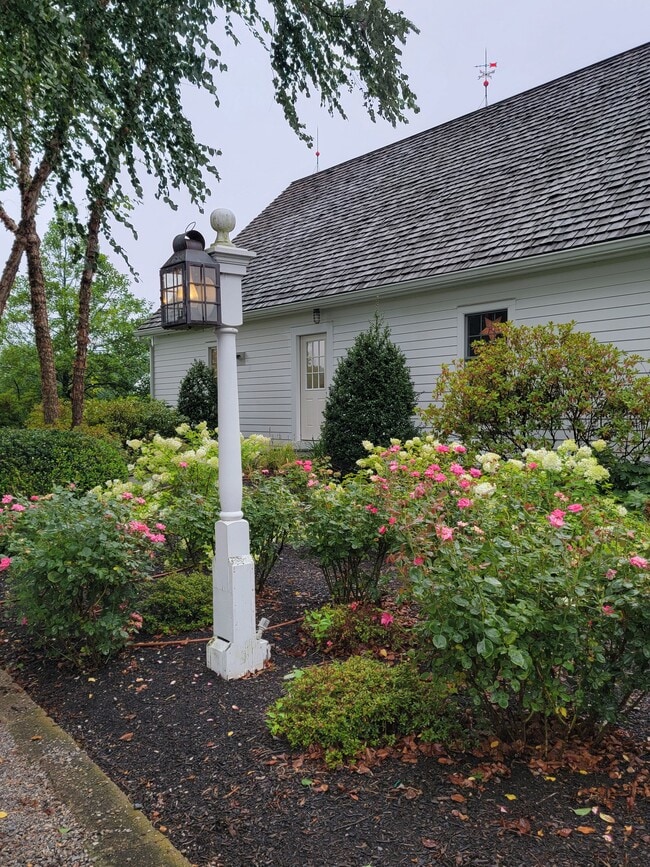 Primary Photo - 33 Rittenhouse Rd