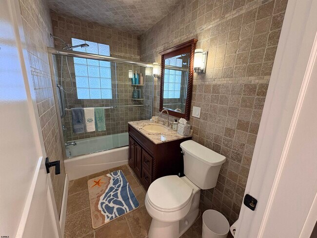 Building Photo - 6 N Jasper Ave