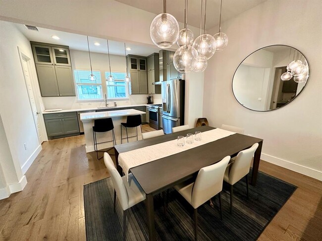 Building Photo - 4404 Authentic Dr