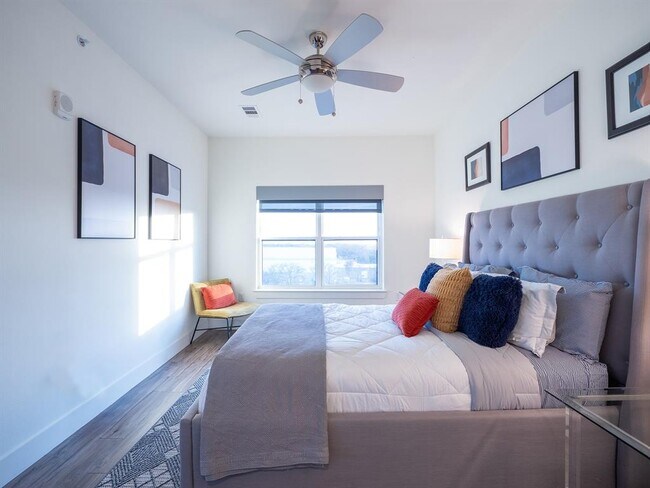 Building Photo - 6444 Burnet Rd