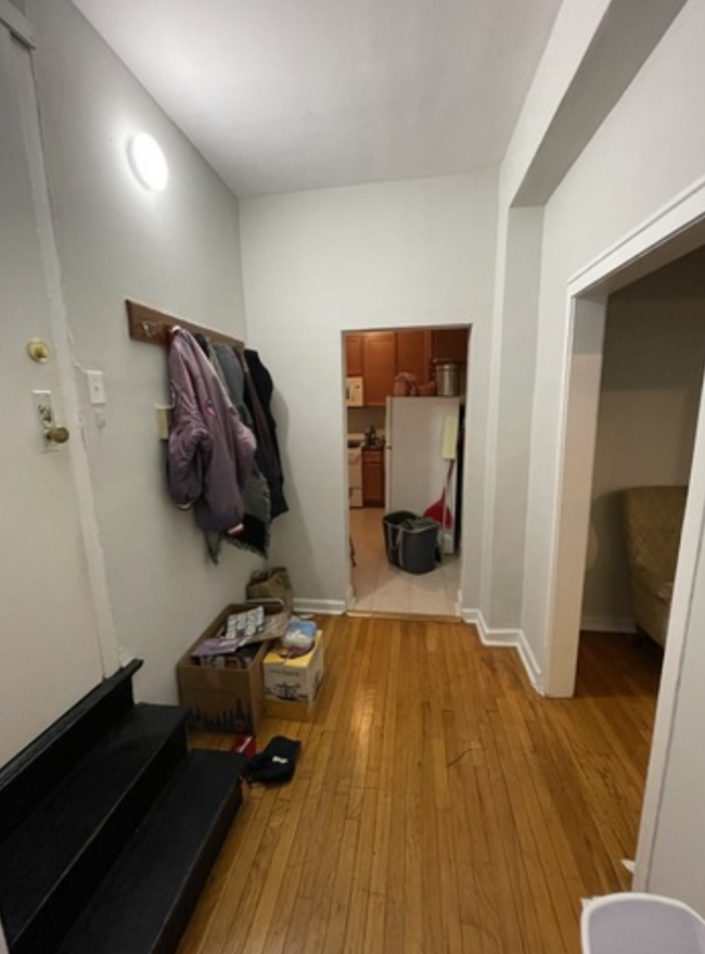 Building Photo - 2 bedroom in Chicago IL 60657