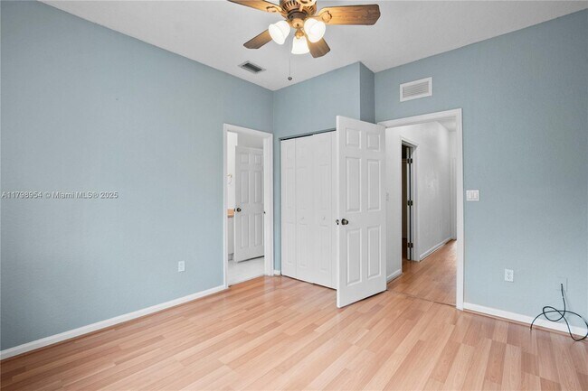 Building Photo - 6455 Catalina Ln