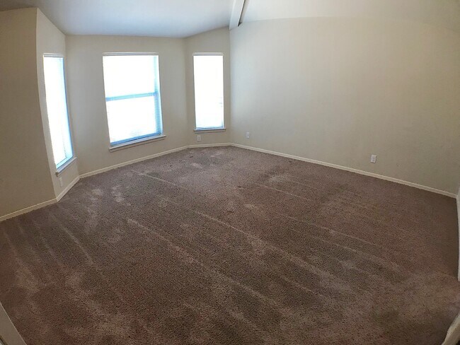 Building Photo - Sandstone Ranch Estates 3 bed with Refrig A/C plus Bonus Loft!