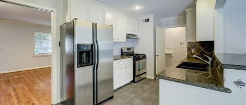Building Photo - 7519 Schiller-