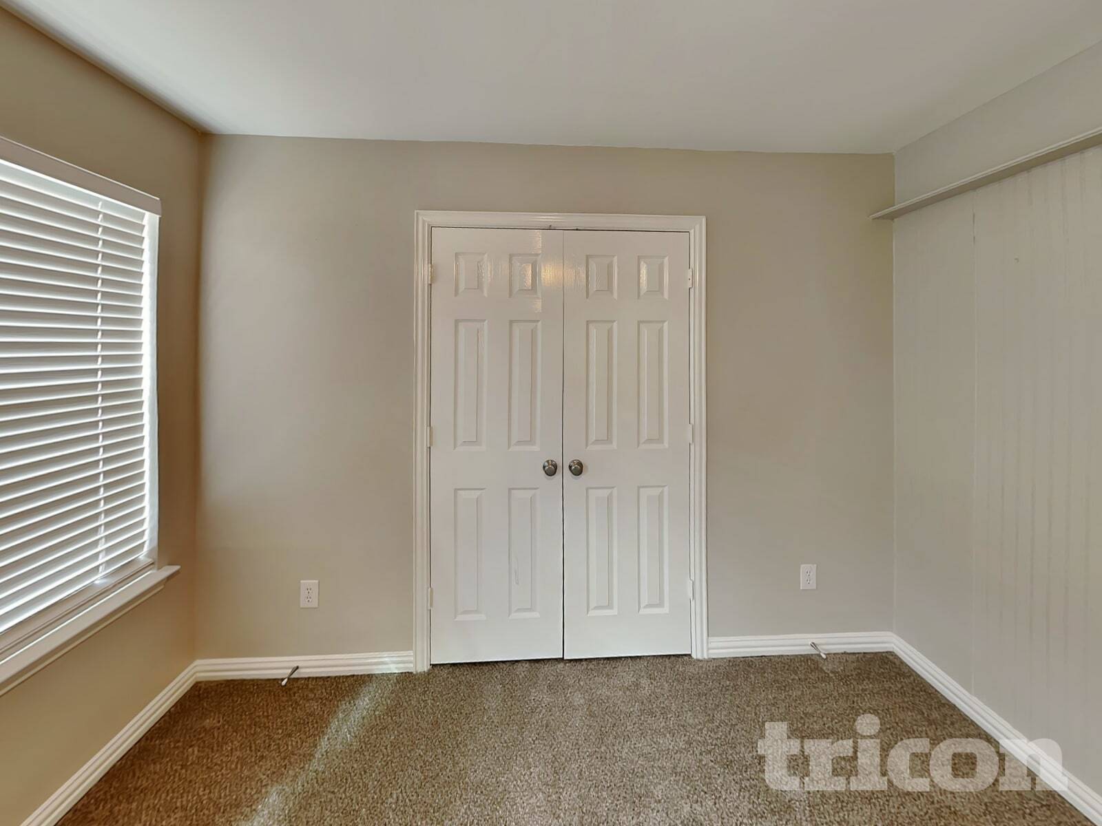 Building Photo - 100 Palomino Dr