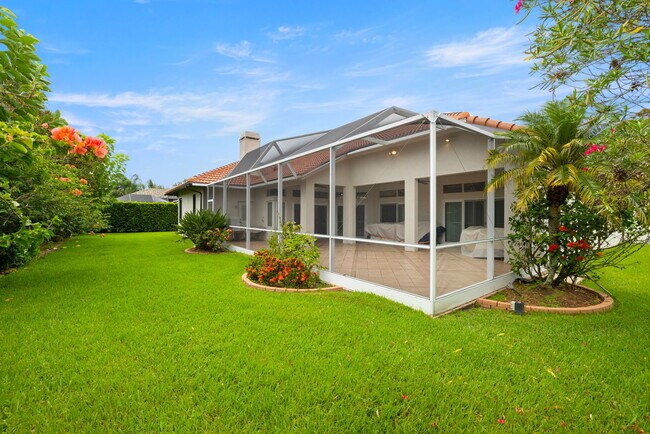 Building Photo - 1873 Lago Vista Blvd