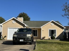 Building Photo - 1013 Tealwood Dr