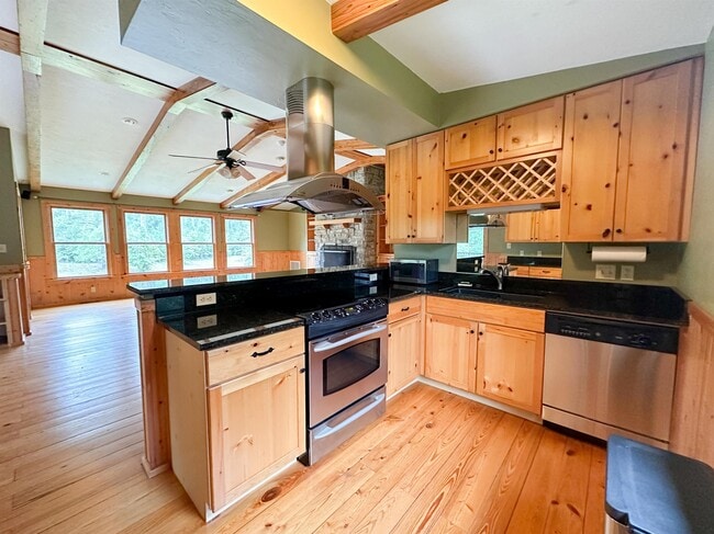 Building Photo - 2600 Dover Rd