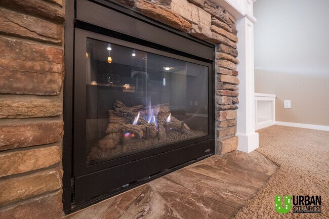 Building Photo - Single Story home with 2 bed and office fo...