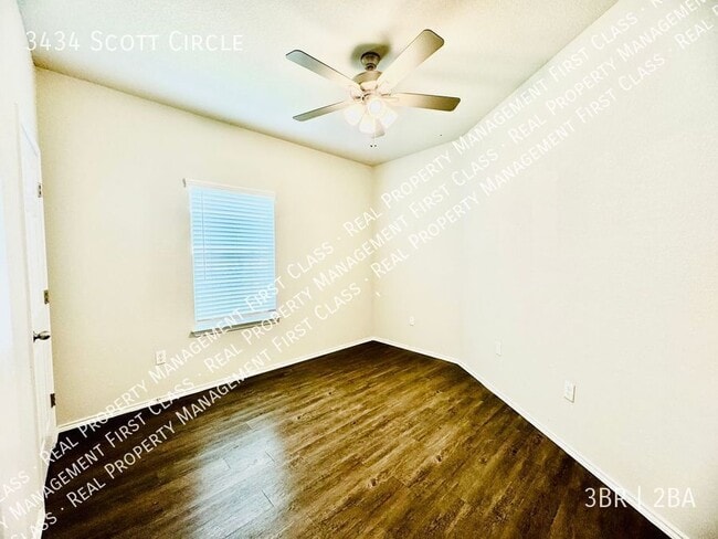 Building Photo - 3434 Scott Cir