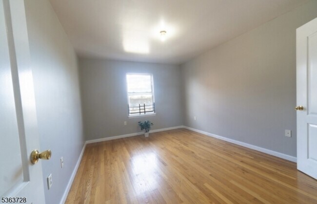 Building Photo - 78 Highland Ave