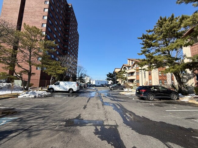 Building Photo - 1434 Mediterranean Ave