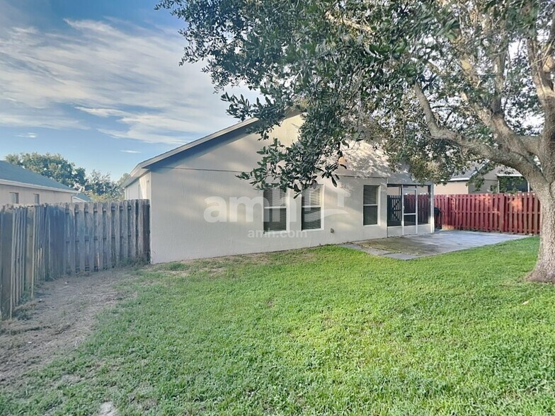 Building Photo - 1072 Bluegrass Dr