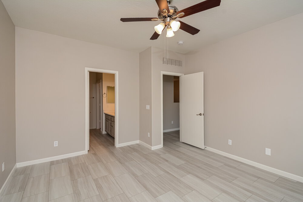 Building Photo - 12084 W Dreyfus Dr